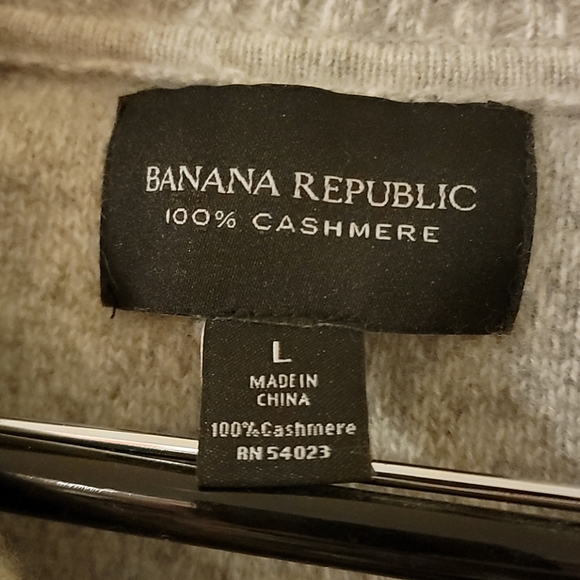 Banana Republic 100% Cashmere Sweater - Picture 3 of 5